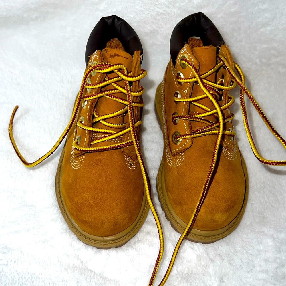Classic Timberland Toddler Leather boots size 5